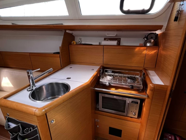 Jachthuur in Saint-Gilles-Croix-de-Vie - Jeanneau Sun Odyssey 33i via SamBoat