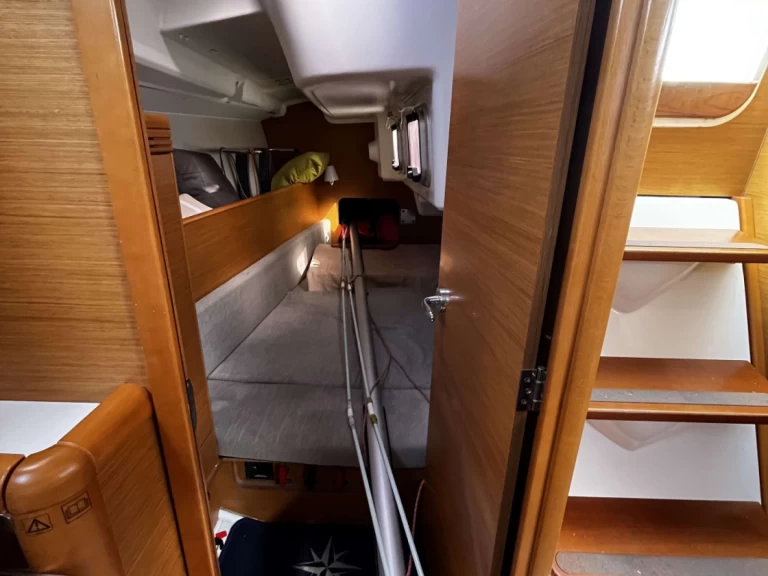 Huur een Jeanneau Sun Odyssey 33i in Saint-Gilles-Croix-de-Vie