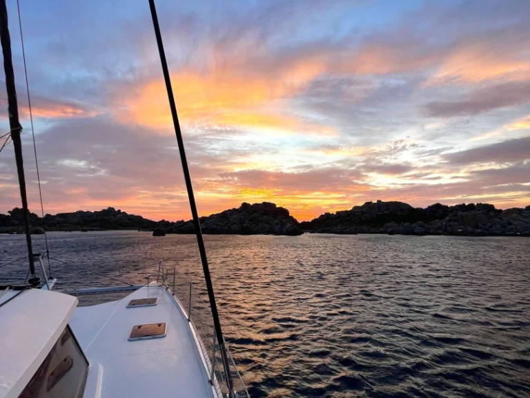 Catamaran te huur in Tivat voor de beste prijs