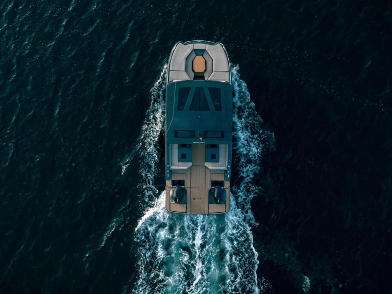 Huur een Vanguard Tesoro T41 in Glyfáda