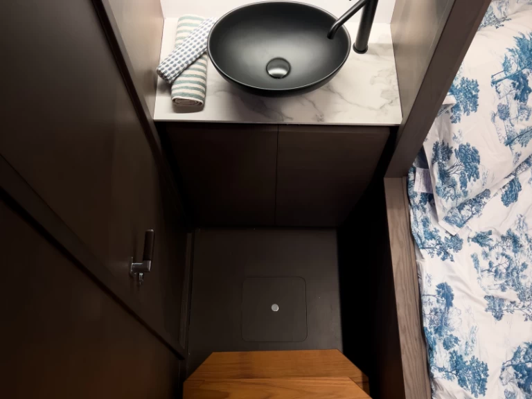 Bootverhuur Vanguard Tesoro T41 in Glyfáda via SamBoat