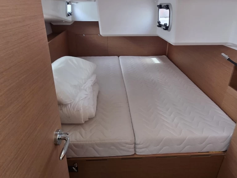 Bootverhuur Jeanneau Sun Odyssey 490 in Trogir via SamBoat