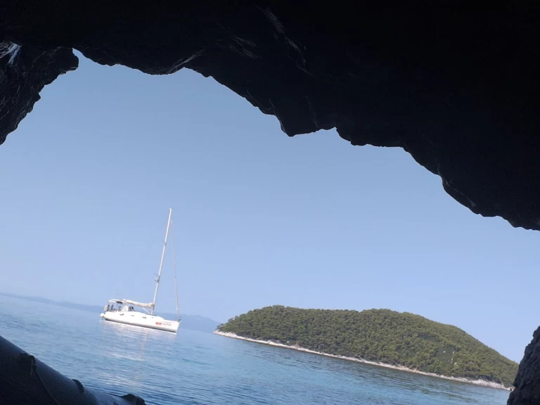 Verhuur Zeilboot Sas Vektor met vaarbewijs