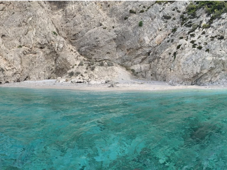 Motorboot te huur in Kórinthos voor de beste prijs