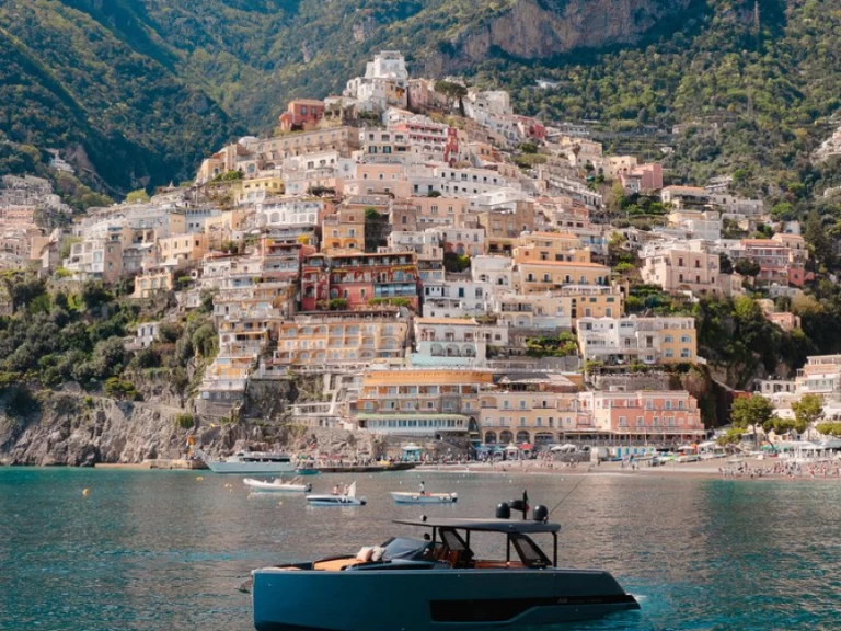 Bootverhuur Cranchi Cranchi A46 in Castellammare di Stabia via SamBoat