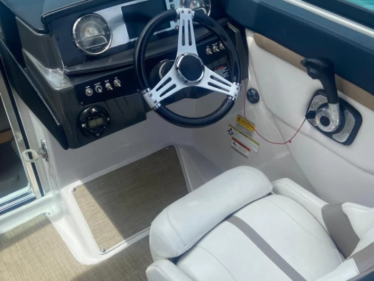 Verhuur Motorboot in Punta Cana - Four Winns S 235