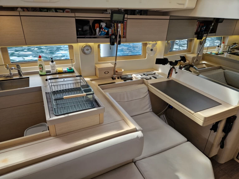 Verhuur Zeilboot Bénéteau met vaarbewijs