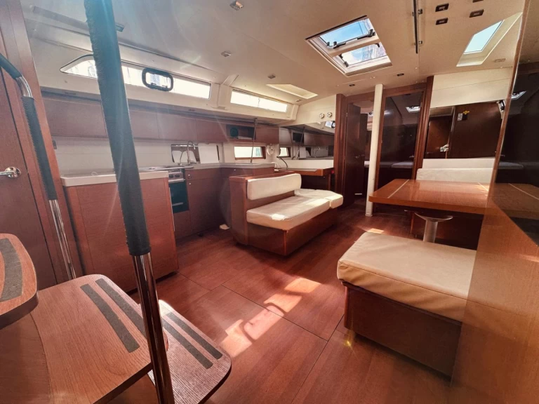 Verhuur Zeilboot Bénéteau met vaarbewijs