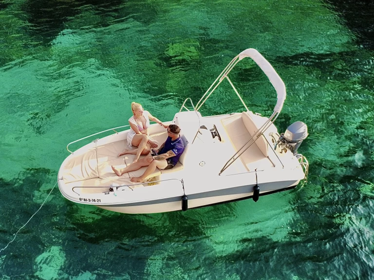 Huur een Remus Remus 450 open in Sant Antoni de Portmany