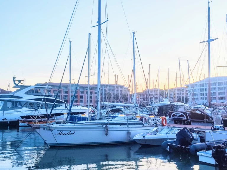 Dufour Dufour 36 te huur van particulier of professional in Port Fréjus