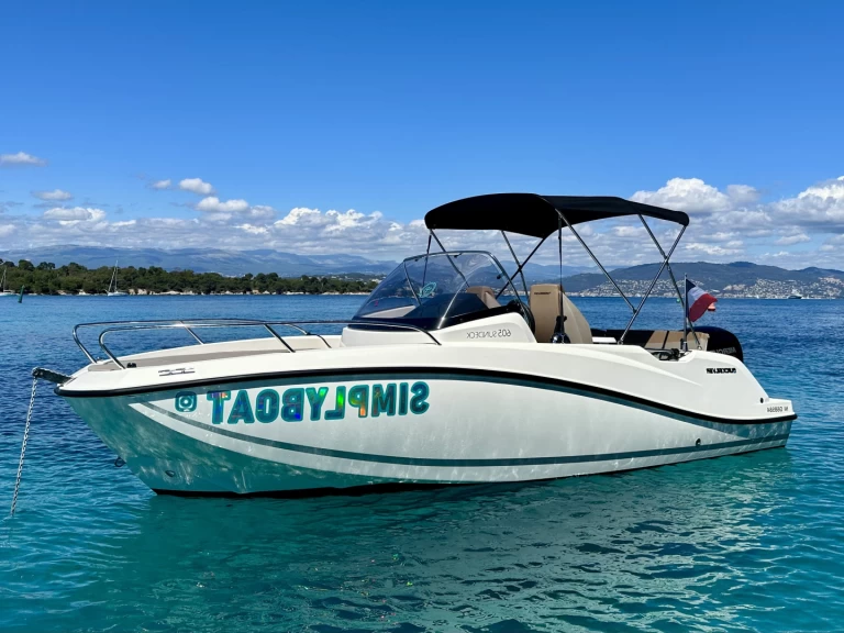 Bootverhuur Quicksilver Activ 605 Sundeck in Mandelieu-la-Napoule via SamBoat