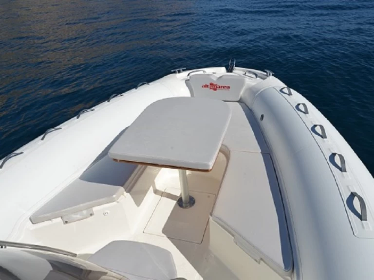 RIB te huur in Sardinië voor de beste prijs