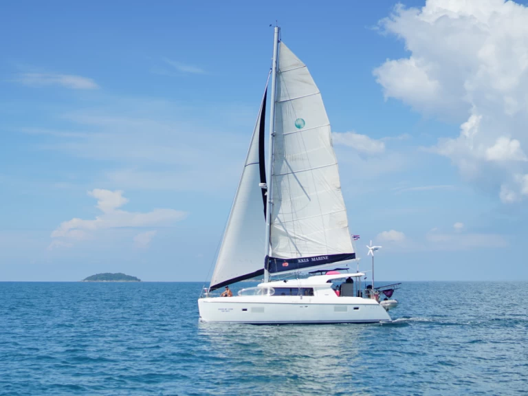 Verhuur Catamaran Lagoon met vaarbewijs