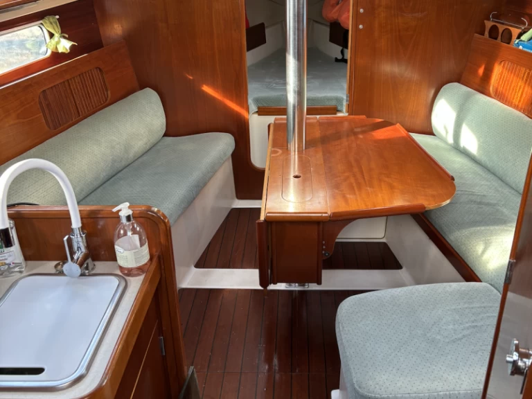 Huur een Bénéteau Oceanis 321 in Saint-Cyprien