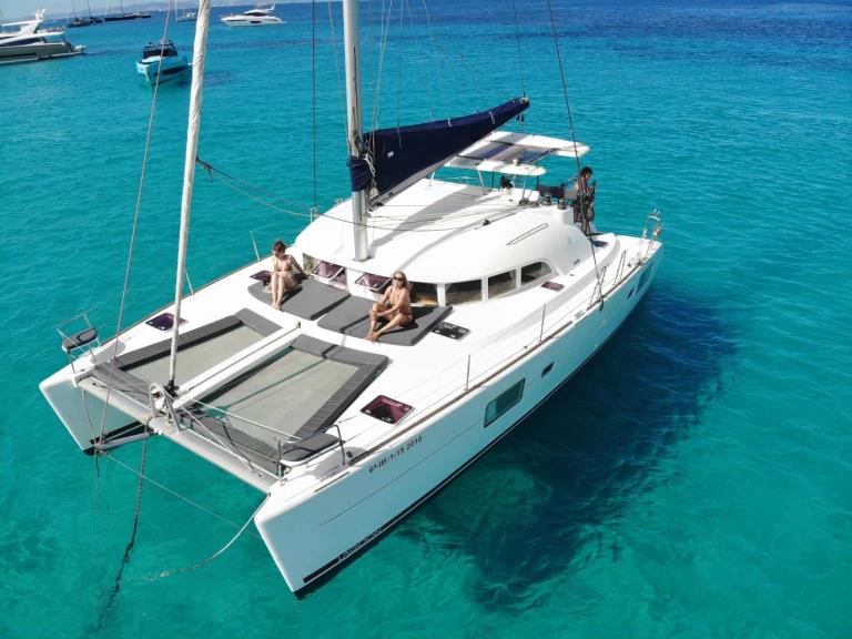 Verhuur Catamaran in Marina Ibiza - Lagoon Lagoon 380 S2