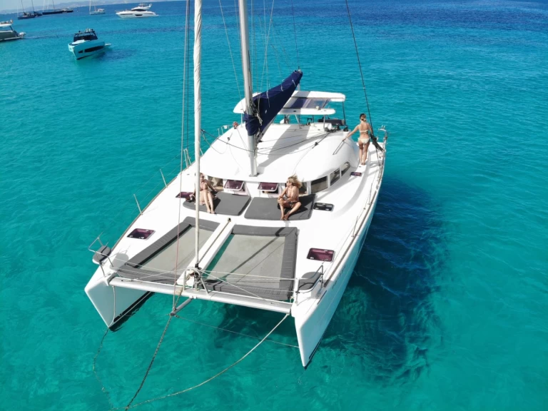 Verhuur Catamaran in Marina Ibiza - Lagoon Lagoon 380 S2
