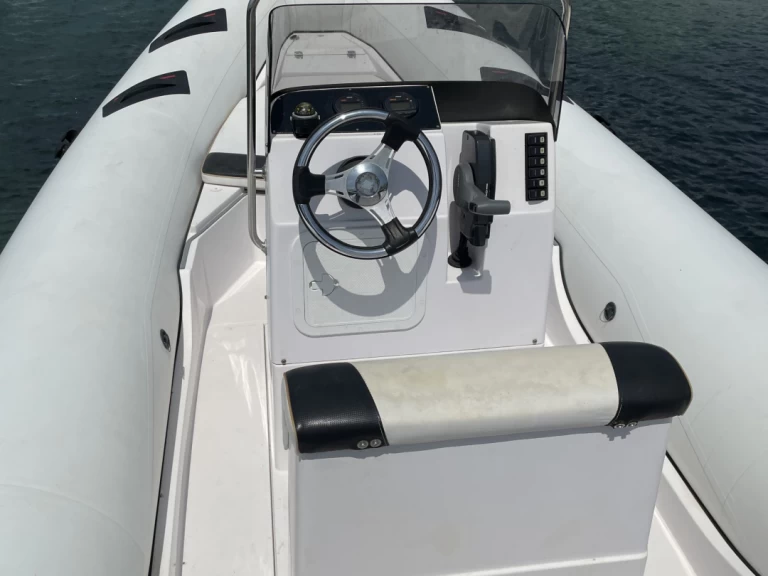 Huur een Selva Selva D600 S Line in Les Issambres