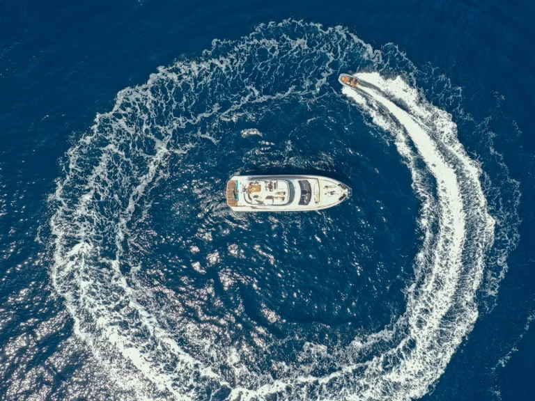 Huur een Azimut Azimut 53 Fly in Barcelona