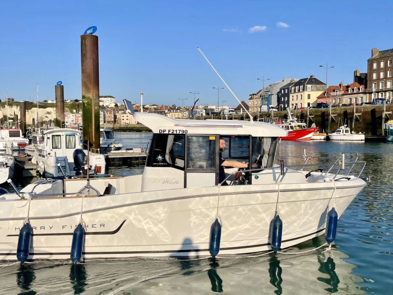 Huur een Jeanneau Merry Fisher 695 Marlin in Dieppe
