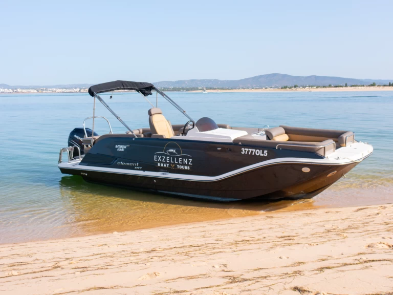 Bootverhuur Bayliner Element XR7 in Olhão via SamBoat