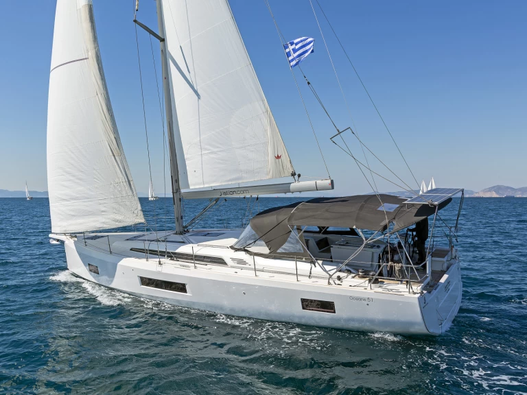 Huur een Bénéteau Oceanis 51.1 in Álimos