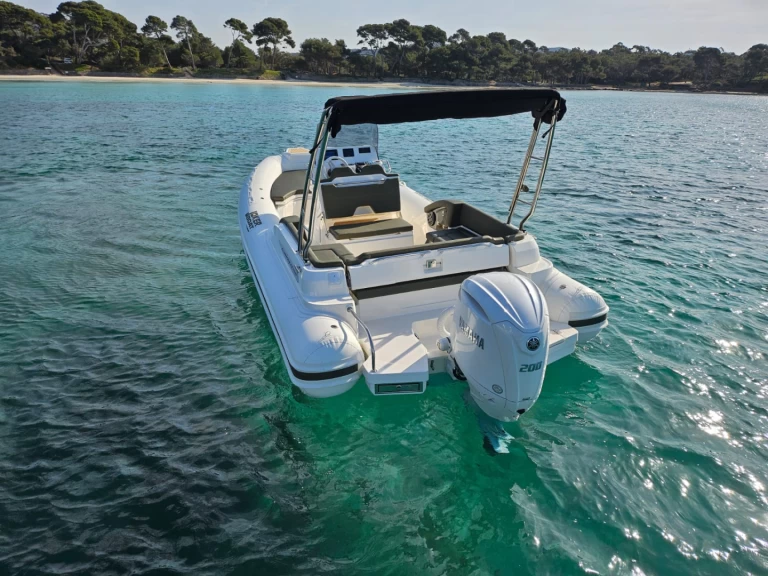 Bootverhuur Port du Lavandou goedkoop Clubman 22