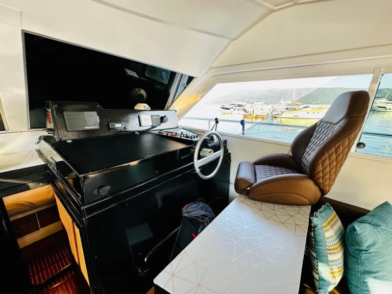 Verhuur Jacht in Vlorë - Ferretti Altura 39