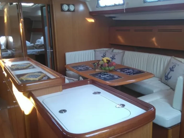 Bootverhuur Bénéteau Cyclades 50.4 in Álimos via SamBoat