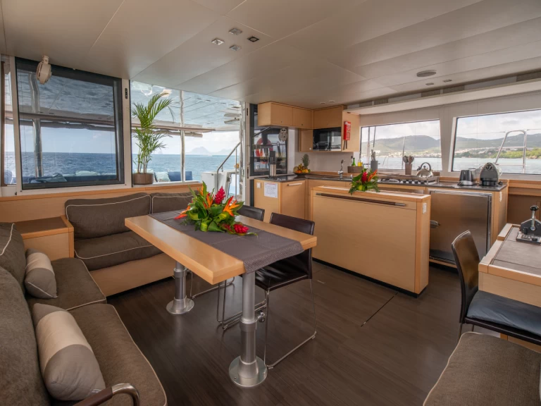 Lagoon Lagoon 560 te huur van particulier of professional in Napels