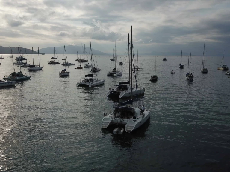 Lagoon Lagoon 380 te huur van particulier of professional in Madirokely