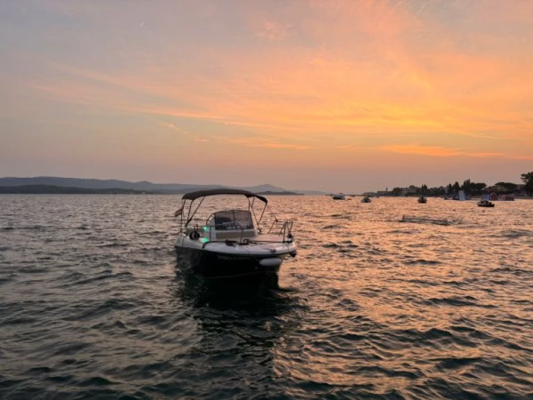 Verhuur Motorboot HM met vaarbewijs