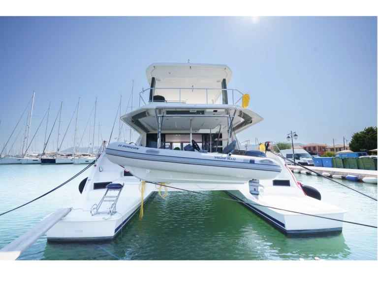 Motorboot te huur in Néa Péramos voor de beste prijs