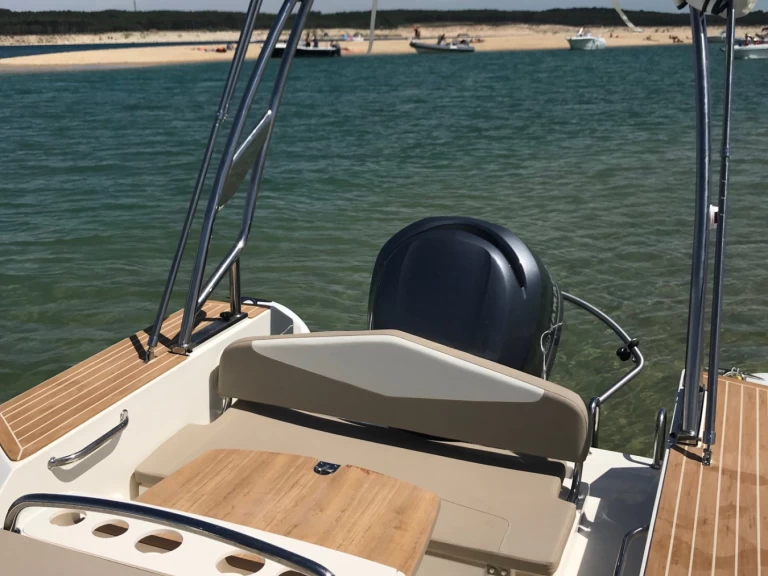 Huur een Capelli Tempest 700 Sun in Lège-Cap-Ferret