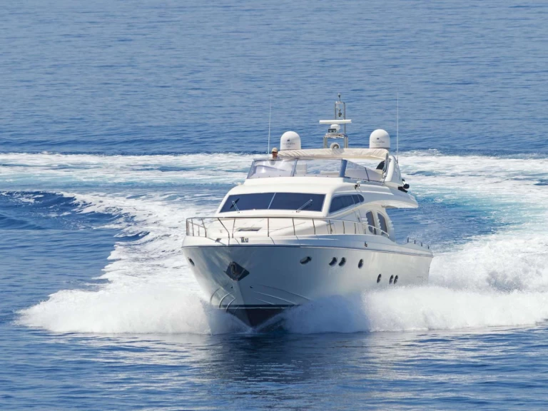 Huur een Pershing Pershing 56 in Álimos