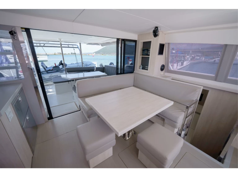 Bootverhuur Néa Péramos goedkoop Leopard 43 Powercat