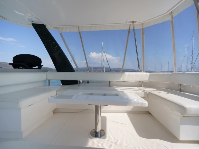 Bootverhuur Leopard Leopard 43 Powercat in Néa Péramos via SamBoat