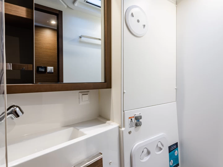 Verhuur Catamaran Lagoon met vaarbewijs