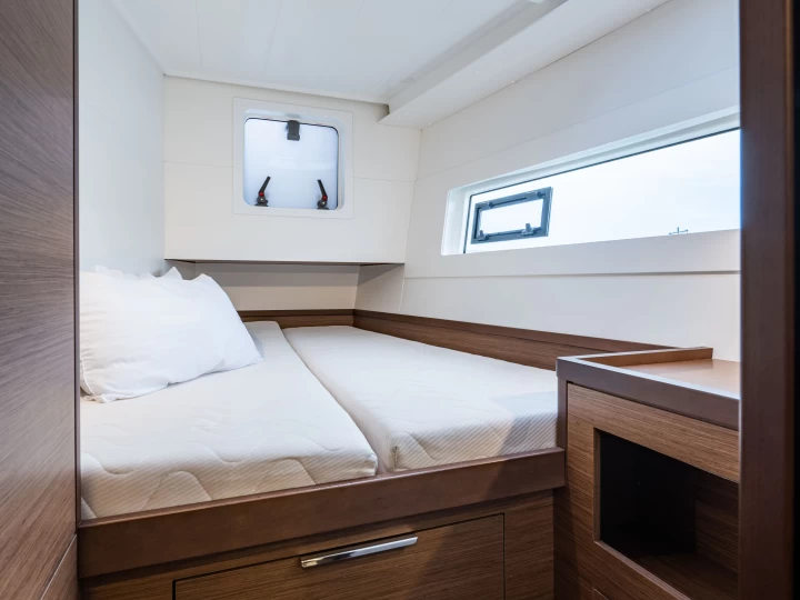 Catamaran te huur in Néa Péramos voor de beste prijs