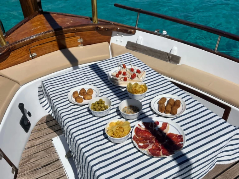 Huur Motorboot met of zonder schipper Menorquin-Yachts in Palma de Mallorca