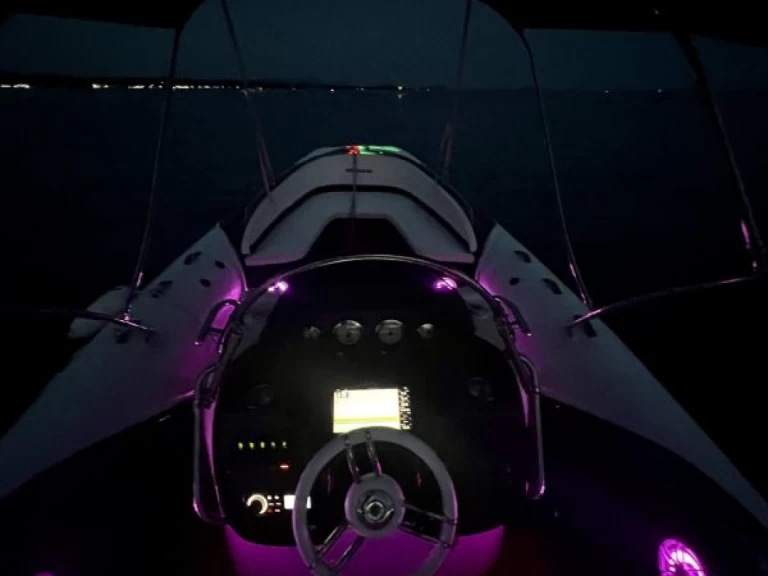 Huur een Ris Marine EXCLUSIVE 650 in Turanj