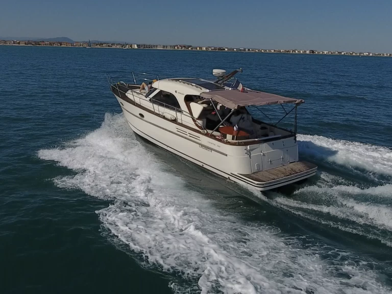 Huur een Arcoa Mystic 39 in Bormes-les-Mimosas