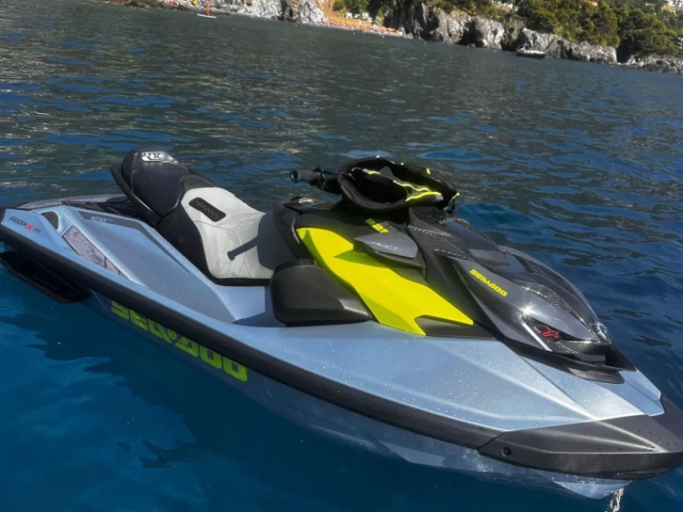 Jet Ski te huur in Torre Annunziata voor de beste prijs