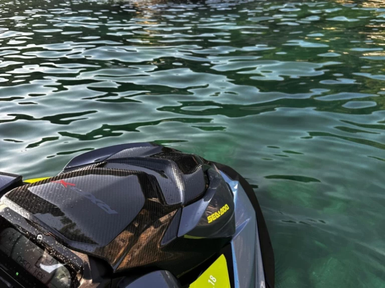 Huur een Sea-Doo RXT-X RS 325 in Torre Annunziata