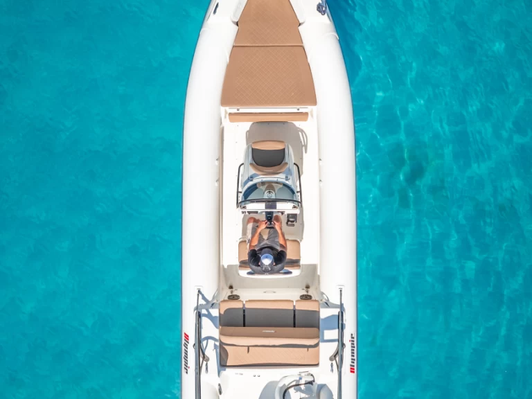 RIB te huur in Kalamata voor de beste prijs