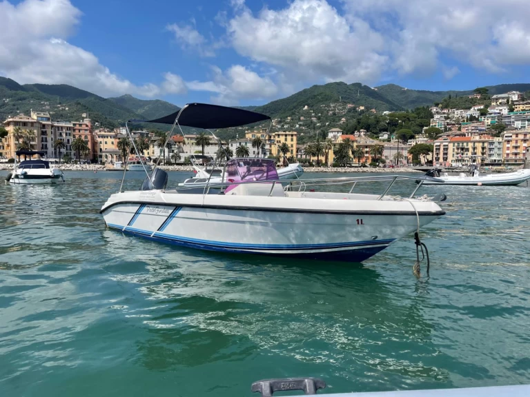 Huur een Ranieri Pathfinder in Rapallo