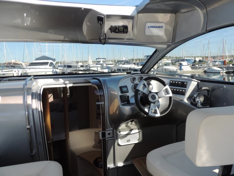 Huur een Mirakul 30 in Sukošan