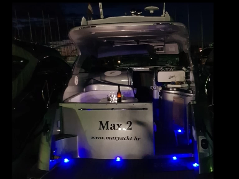 Motorboot te huur in Sukošan voor de beste prijs