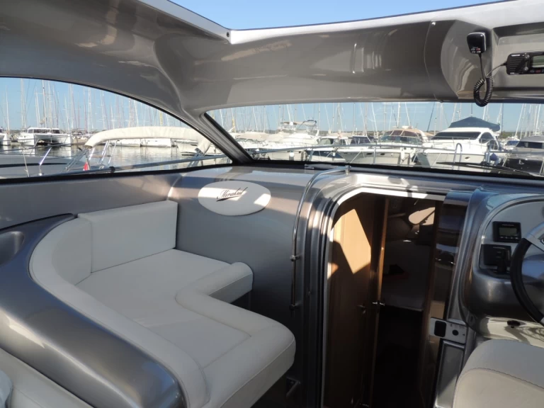 Huur een Mirakul 30 in Sukošan