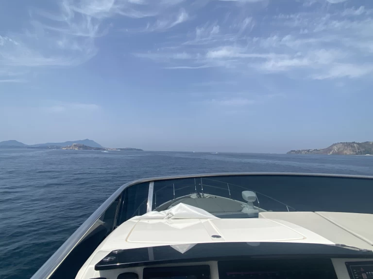 Huur een Absolute Yachts Absolute 58 fly in Saint-Tropez
