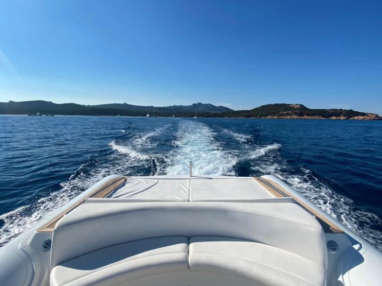 Jachthuur in Porto Rotondo - Magazzu Mx11Coupè via SamBoat